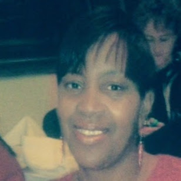 Meet your Posher, Cecilia - Picture 1 of 1